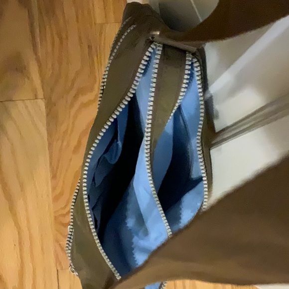 Dark tan Baggallini cross body bag - Picture 3 of 3